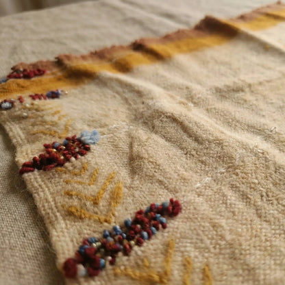 ADGHAR “Tazrzit” – Pièce Décorative Murale, Fait Main par Fatima dans l’Atlas RUGATLAS